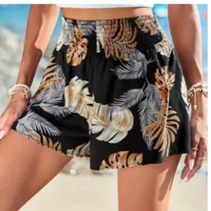 Women’s high waist earth tone leaf print lightweight shorts Large